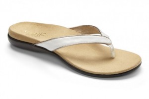 44selena_White_35381574-cba5-4496-a12d-6f356f2852db_large